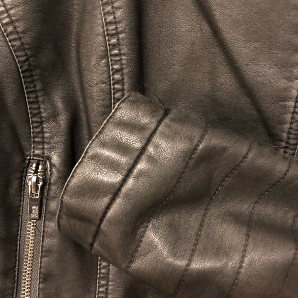 Black Rivet Designer Jacket - Picture 7 of 9